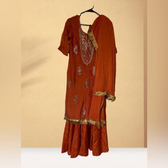 Sari Pantsuit - Picture 1 of 10